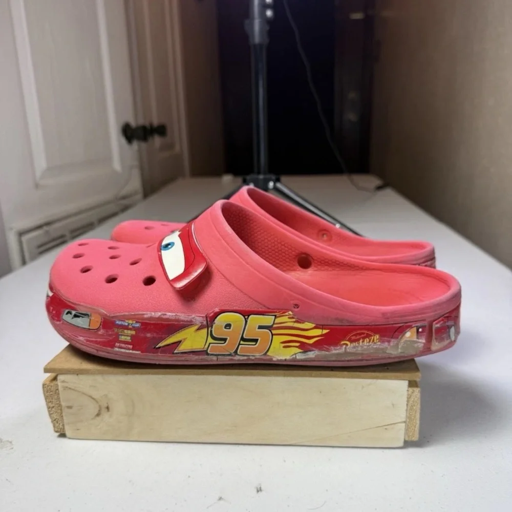 USED Crocs Classic Clog Lightning McQueen Red Men's Size 11 extremely used